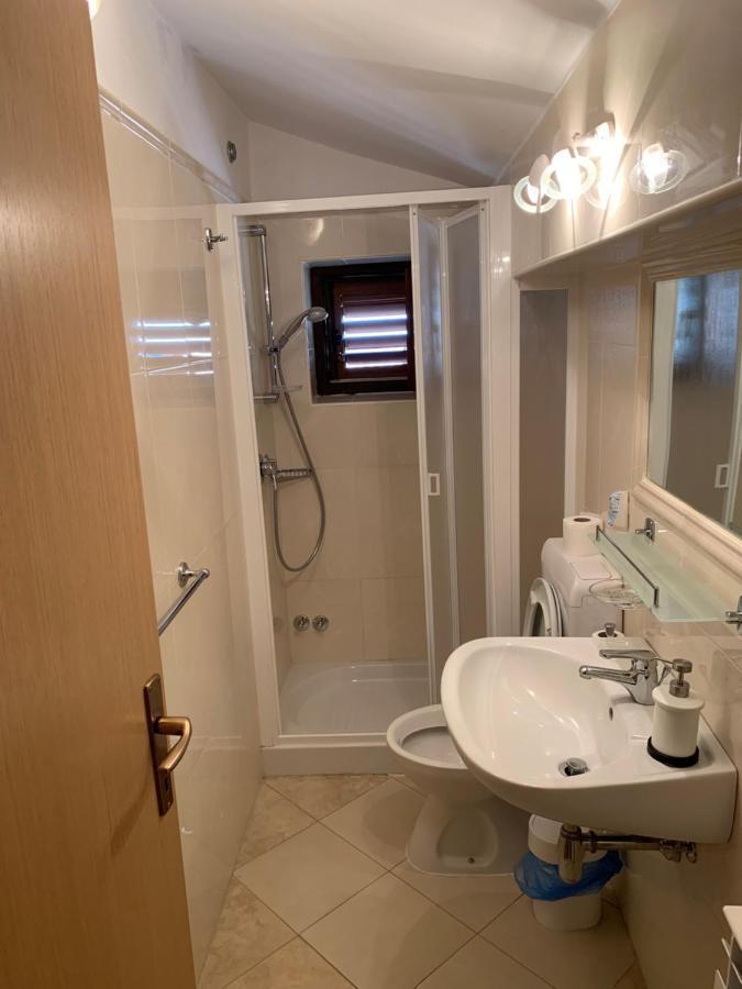 Vila Albatros Bed & Breakfast Rovinj Eksteriør bilde